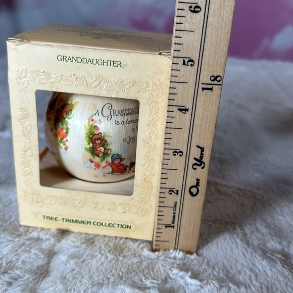 Vintage Hallmark Ornament for Granddaughter Christmas Unbreakable Satin 1980 - Picture 8 of 9